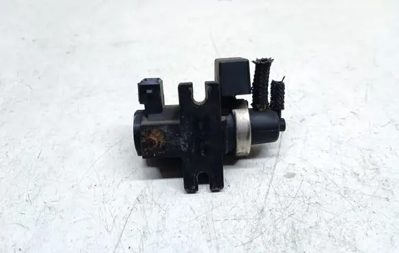 BMW X6 M Turbo solenoid valve 7584628