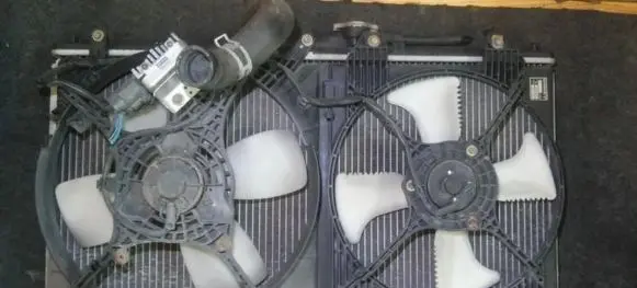 Mitsubishi Galant Radiator cooling fan shroud mr270403 csa401b007