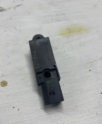 Mercedes-Benz E W211 Airbag deployment crash/impact sensor A0028202726 25571203A4