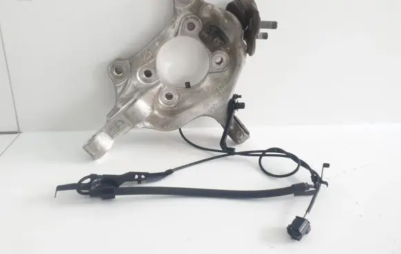 Toyota RAV 4 (XA50) Front wheel hub