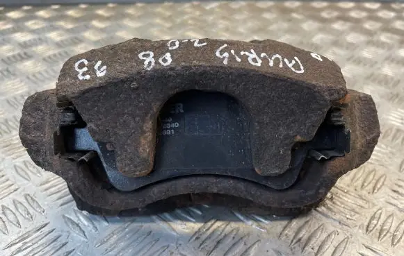 Toyota Auris 150 Front brake caliper
