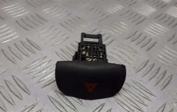Nissan Primera Hazard light switch