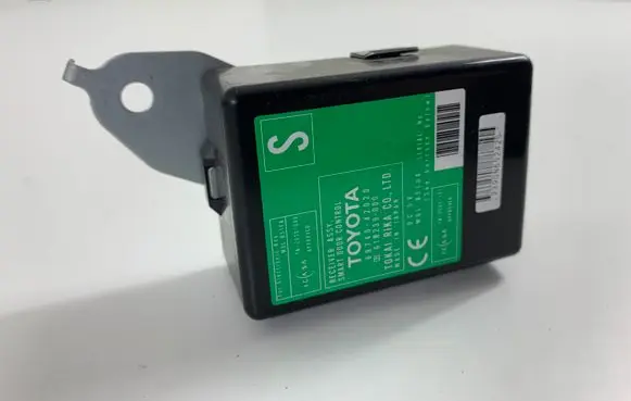 Toyota RAV 4 (XA30) Door control unit/module 8974042020