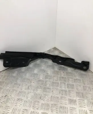 BMW 4 F32 F33 Other engine bay part 15677210 7331241