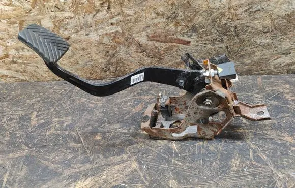 Hyundai i40 Brake pedal 328023Z300