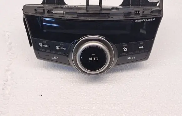 Toyota Prius+ (ZVW40) Climate control unit 55900471612370006642