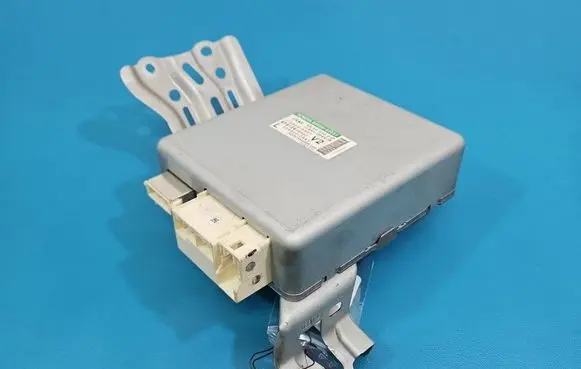 Toyota Auris 150 Central body control module 8965002551 IMPRK1561256