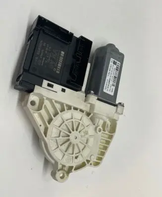 Seat Altea XL Front door window regulator motor 1T0959702L 5P0837402N S1519H009