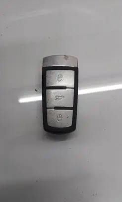 Volkswagen PASSAT B7 Ignition key/card 