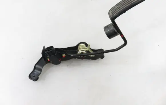 Toyota RAV 4 (XA20) Accelerator throttle pedal 8928133010