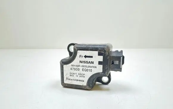 Nissan X-Trail T30 ESP acceleration yaw rate sensor 47930EQ010