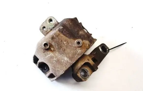 Engine mount bracket