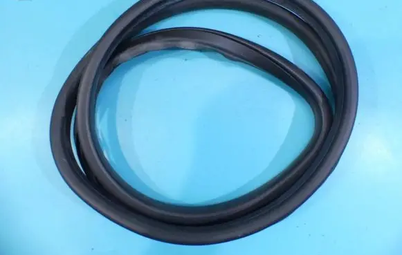 Land Rover Discovery Sport Front door rubber seal FK72-20708-A IMPRK1262043
