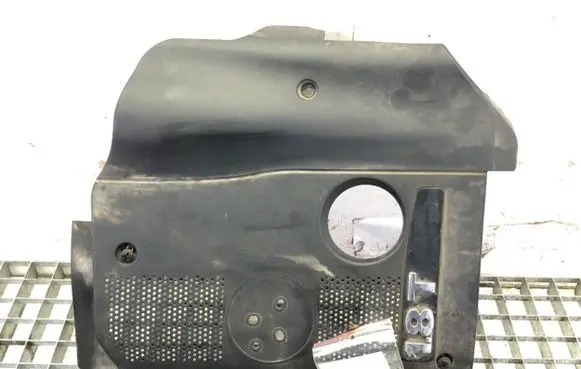 Volkswagen PASSAT B5.5 Engine cover (trim) 058103724AG