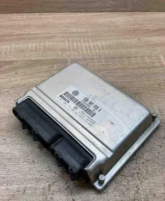 Volkswagen PASSAT B5 Engine control unit/module ECU 8D0907558G 0261204773