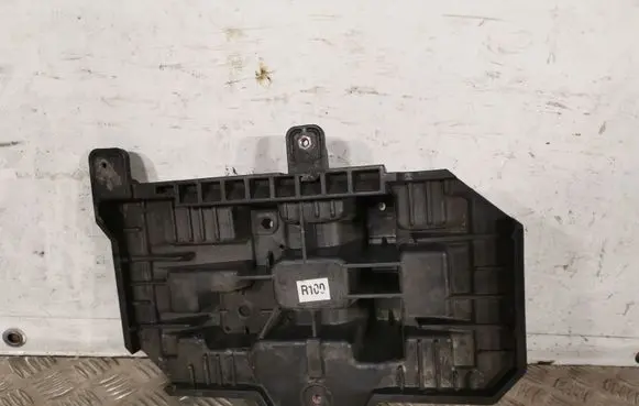 Hyundai Santa Fe Battery tray 37150S1100