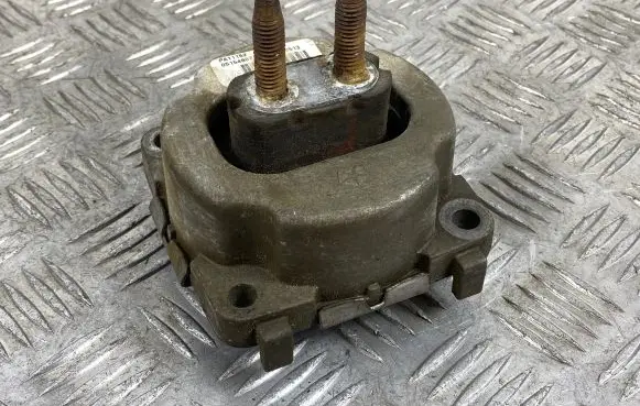 Jeep Grand Cherokee Gearbox mount 05154807AC