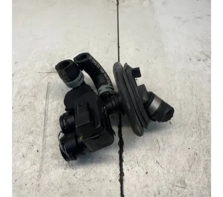 Mercedes-Benz E W211 Coolant heater control valve A2118320184
