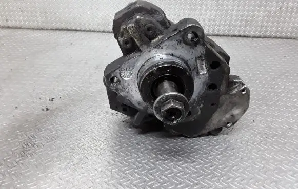 Opel Vivaro Fuel injection high pressure pump