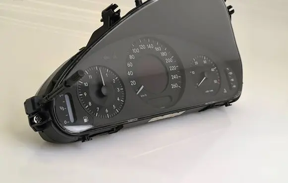 Mercedes-Benz E W211 Speedometer (instrument cluster) A2115402348 110080292022 110080292