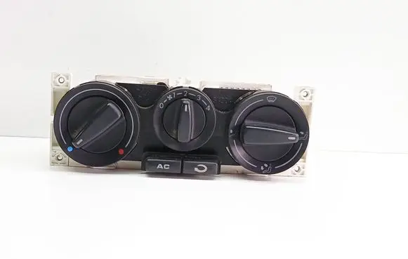 Volkswagen PASSAT B5 Climate control unit 1J0820045G