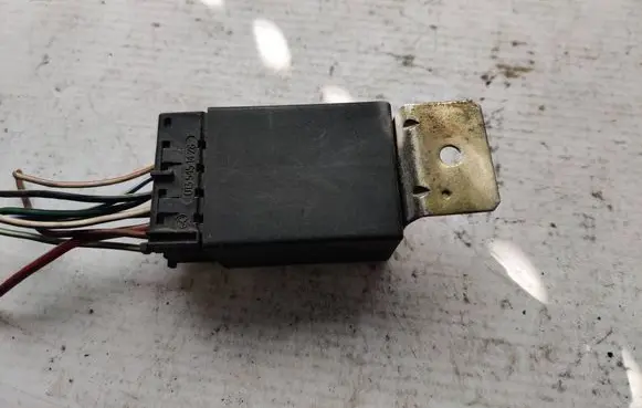 Mercedes-Benz Vito Viano W639 Other relay 0015402045 51219004