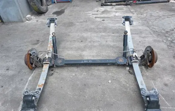 Renault Master III Rear axle beam 550201735R