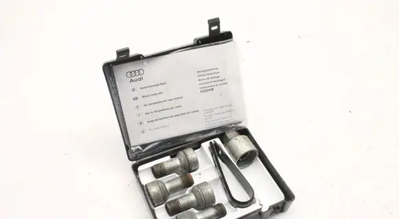 Audi A6 S6 C6 4F Nuts/bolts 82A071455