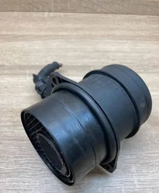 Opel Omega B2 Mass air flow meter 24462266 0281002564