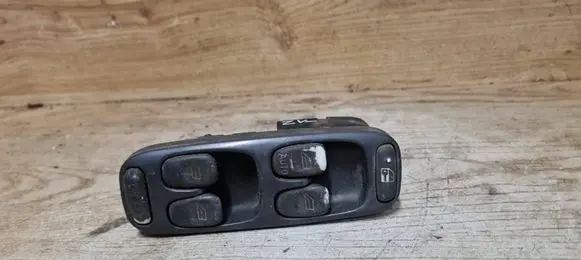 Volvo S70 V70 V70 XC Electric window control switch 8638452