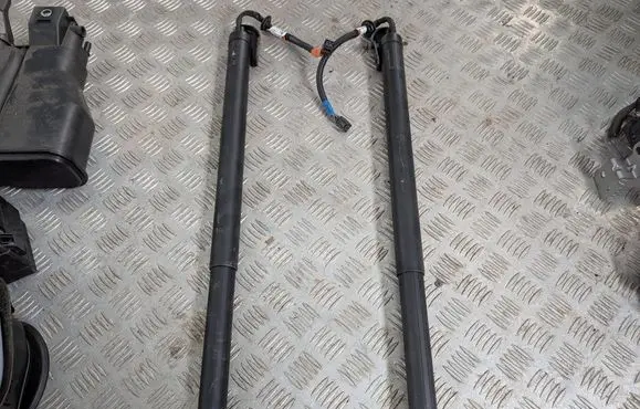 Nissan Qashqai J12 Tailgate hydraulic set 9056060A0A 905616UA0C