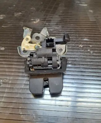 Audi A4 S4 B8 8K Loading door lock 
