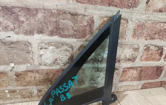 Volkswagen PASSAT B8 Sliding door window/glass 