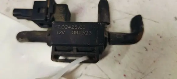 Jaguar XF X250 Turbo solenoid valve 70242800 09T323