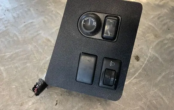 Nissan Qashqai Wing mirror switch 68485JD000