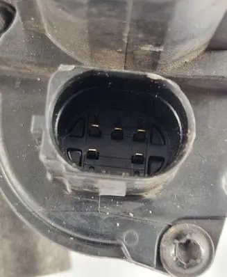 Volkswagen Touran II EGR valve 03L131512C