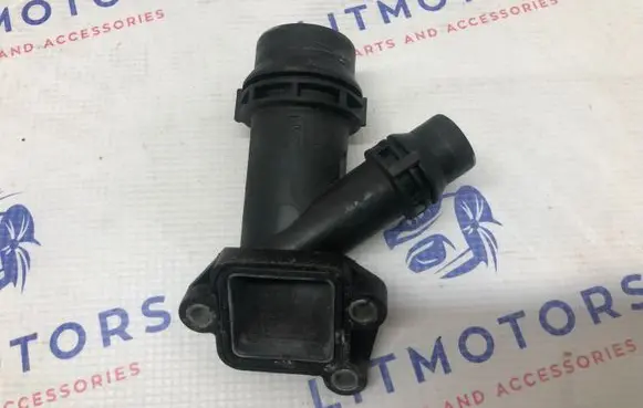 BMW 5 E60 E61 Engine coolant pipe/hose 2247744