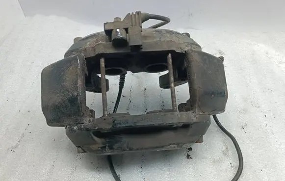 Mercedes-Benz S W220 Front brake caliper 20704604 20704704