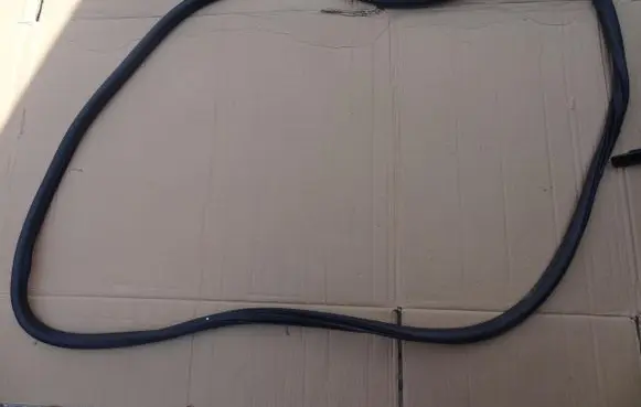 Opel Insignia B Front door rubber seal 