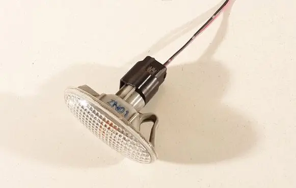 Mazda 3 II Front fender indicator light A052889 P2829 ZN01
