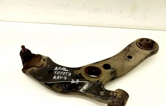 Toyota RAV 4 (XA40) Front lower control arm/wishbone