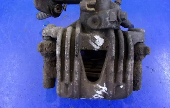 Opel Astra G Rear brake caliper