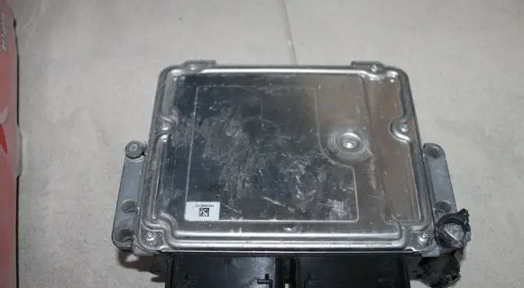 Ford Grand C-MAX Engine control unit/module H1D112A650AA 0281033945 F1F112B684ZA