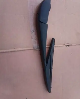 Toyota Auris E180 Rear wiper blade arm