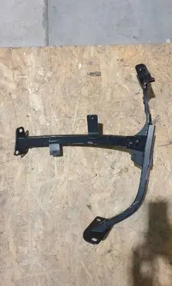 Audi A8 S8 D4 4H Fender mounting bracket 4H0821135F