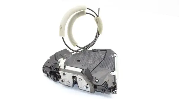Toyota Yaris XP210 Coupe door lock (next to the handle) 6904076021