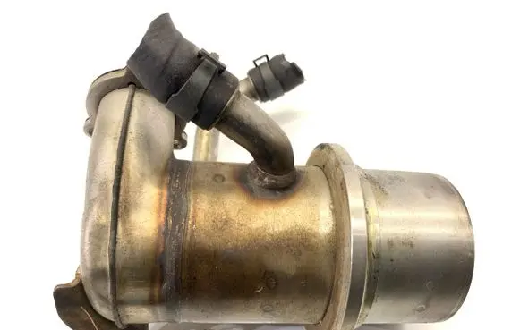 Volkswagen Golf VII EGR valve cooler 21018411