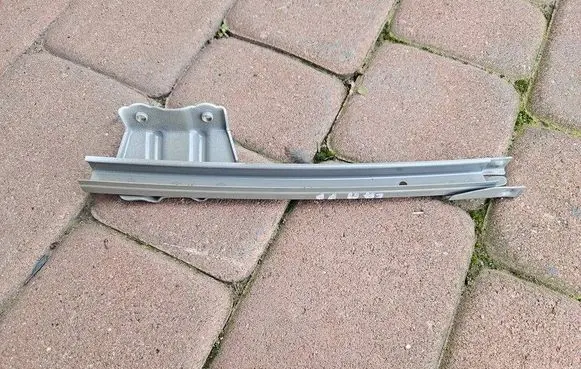 Toyota Camry VIII XV70 Front door glass trim molding OPELCZESCI.com-D2