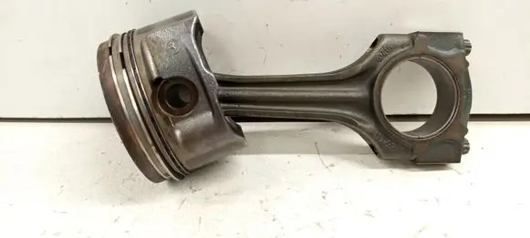 Mercedes-Benz E W124 Piston with connecting rod 1040304817 1020302420 1040305817