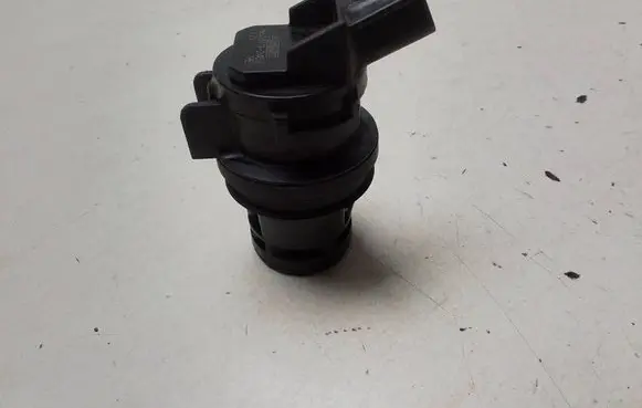 Mazda 6 Windscreen/windshield washer pump 8603102451